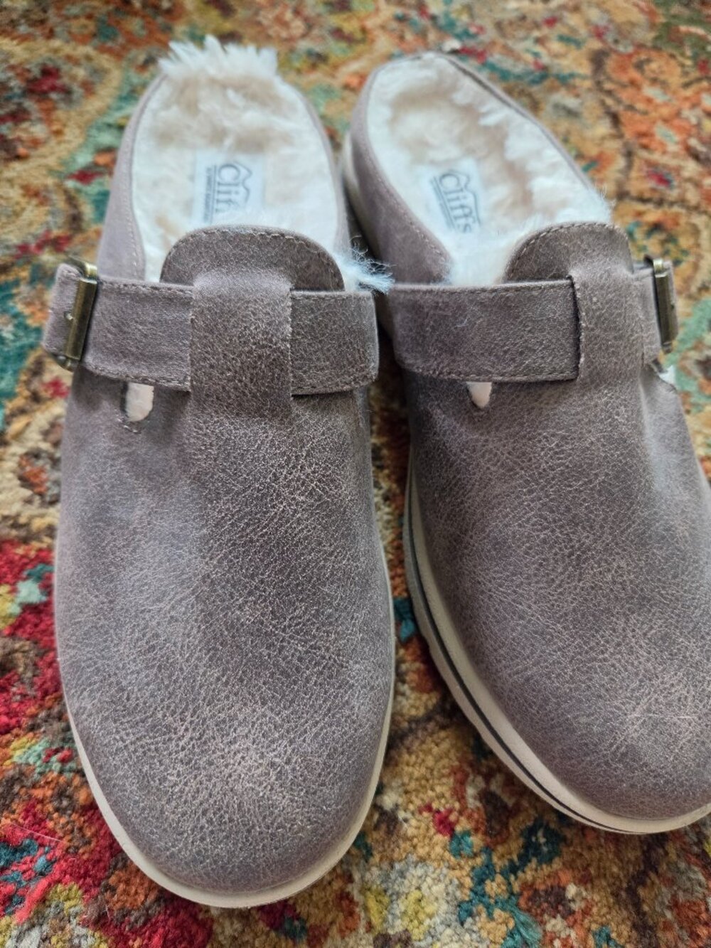 Cliffs lined mules